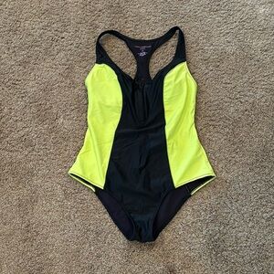 Woman’s 1 piece bathing suit